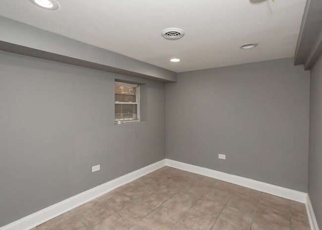 Building Photo - 4132 W 21st St