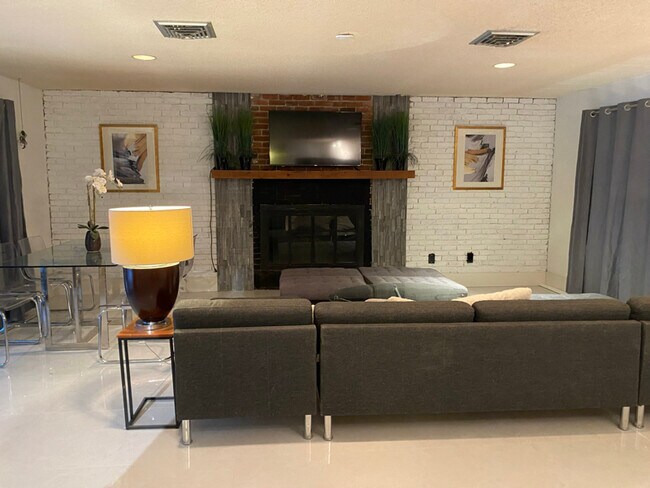 Foto del edificio - 2156 Wisteria St