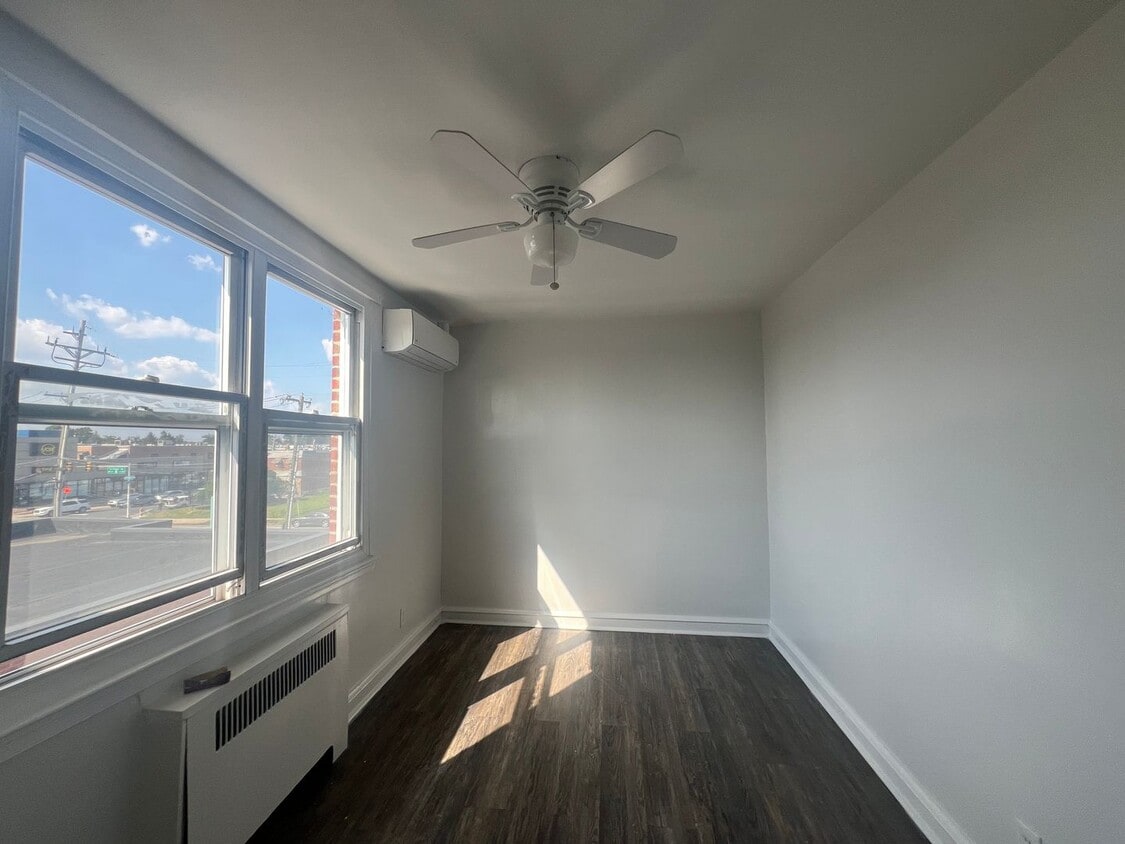 Foto principal - 7236 Barnard Ave