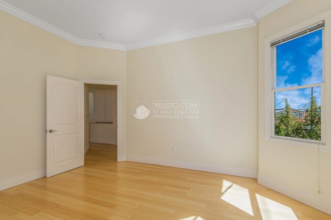 Building Photo - 626 20th St