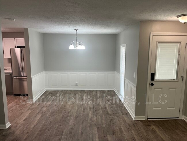 Photo - 555 N Dupont Ave House