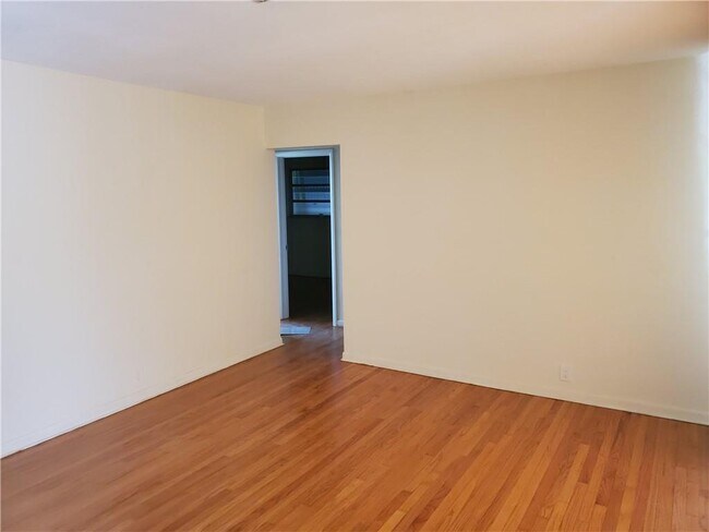 Building Photo - 1331 Flamingo Dr