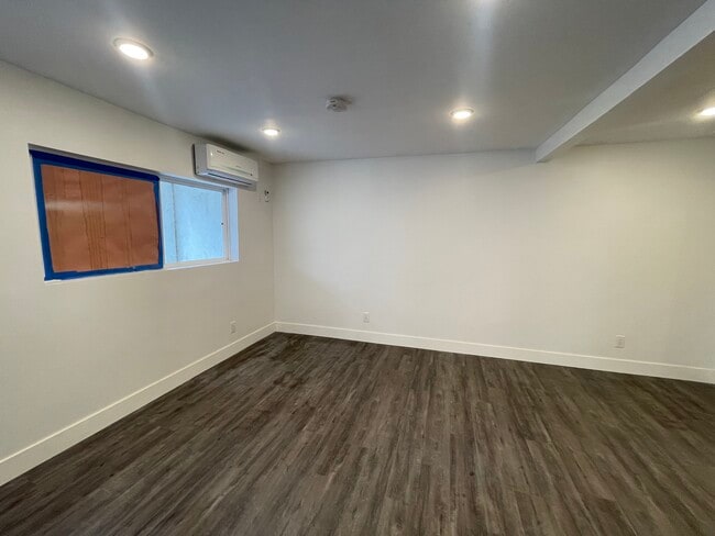 Foto del edificio - 210 W 57th St