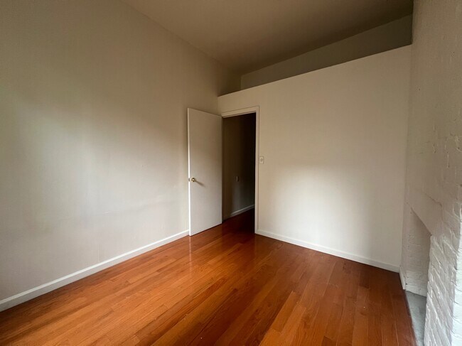 Foto del edificio - 344 E 9th St
