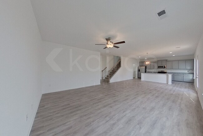 Building Photo - 100 English Oak Ln