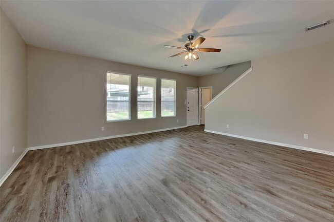 Foto del edificio - 15323 Fir Woods Ln