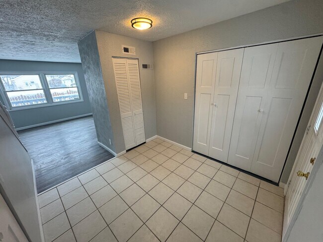 Foto del edificio - 416 E Chippewa Ave