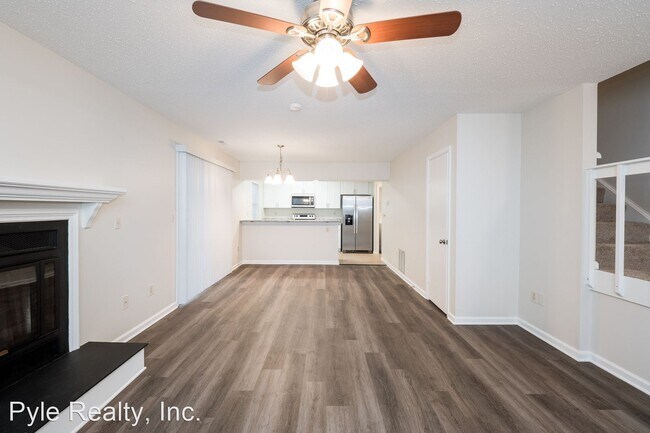 Building Photo - 2 br, 2.5 bath House - 4656 Genoa Circle