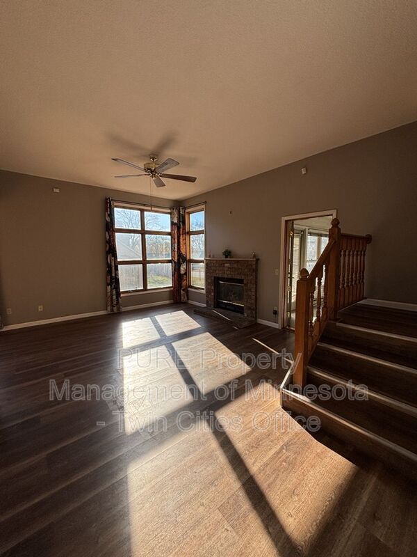 Foto del edificio - 645 Sullivan Dr NE