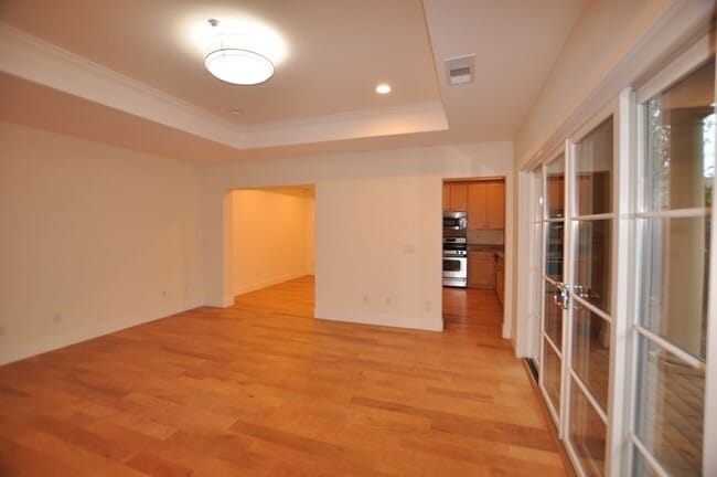 Building Photo - Luxury Craftsman Style Home in quiet San M...