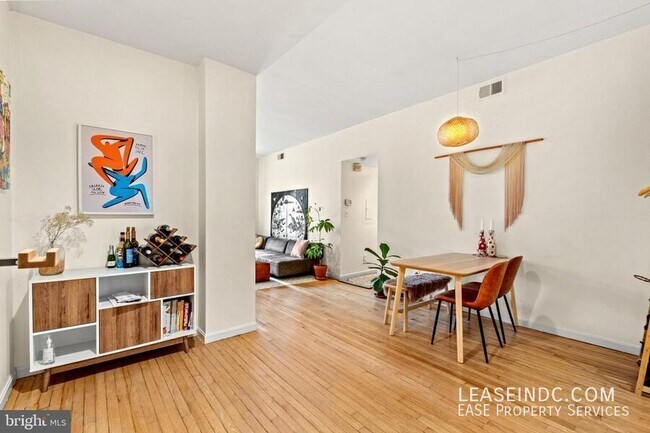 Foto del edificio - 1930 New Hampshire Ave NW