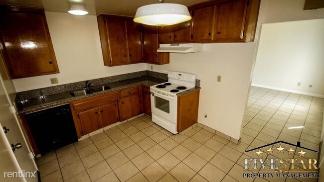 Foto del edificio - 2716 Ashe Rd