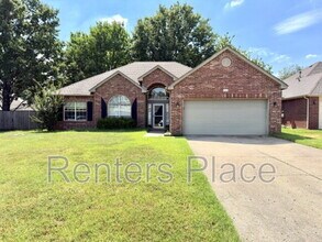 Building Photo - 204 N Magnolia Ct