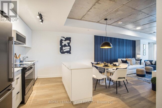 Building Photo - 1655 Carling Ave