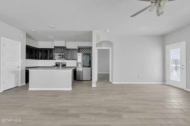 Building Photo - 12260 Desert Wolf Ave