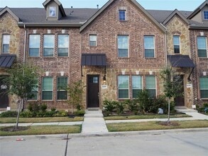 Building Photo - 2407 Klamath Dr