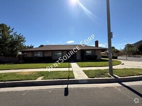 Building Photo - 39642 Country Club Dr