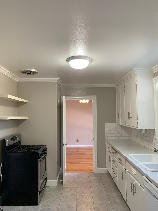 Building Photo - 14850 Elton Dr