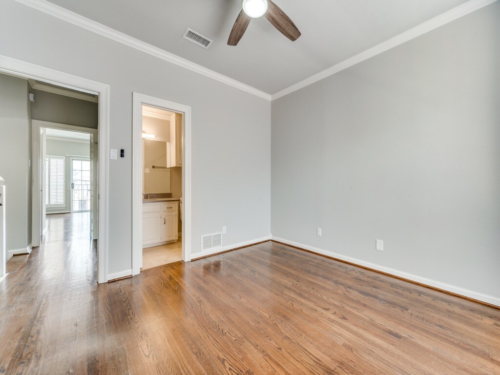 Primary Photo - 3415 McFarlin Blvd