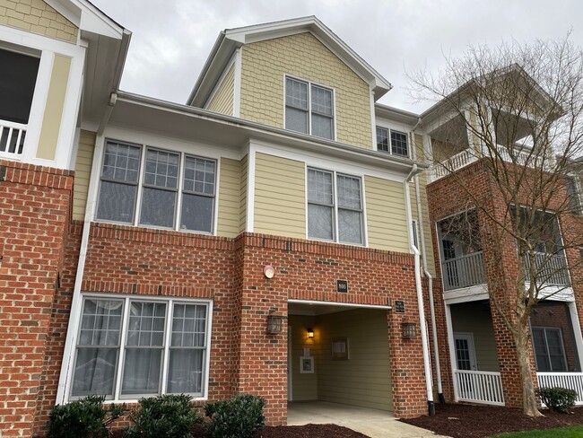 Building Photo - Charming 1-Bedroom Home in Secure Cary Loc...