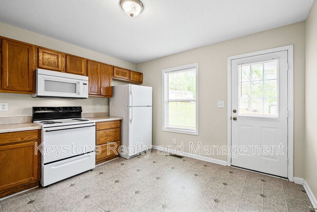 Building Photo - 942-B Kingsbury Drive