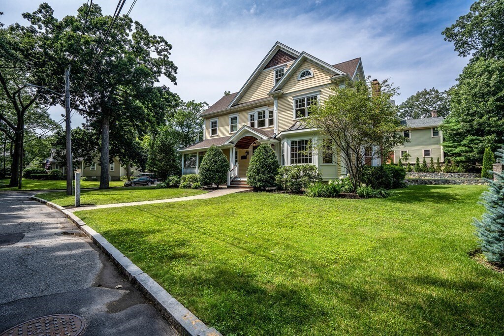 52 N Border Rd Unit 1, Winchester, MA 01890 Condo for Rent in