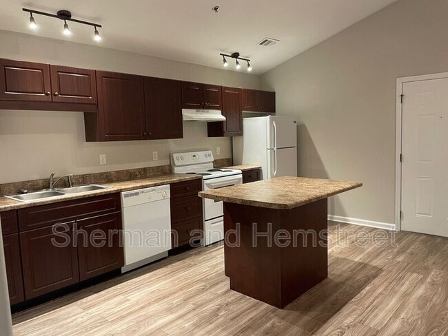 Building Photo - 3800 London Ct SW