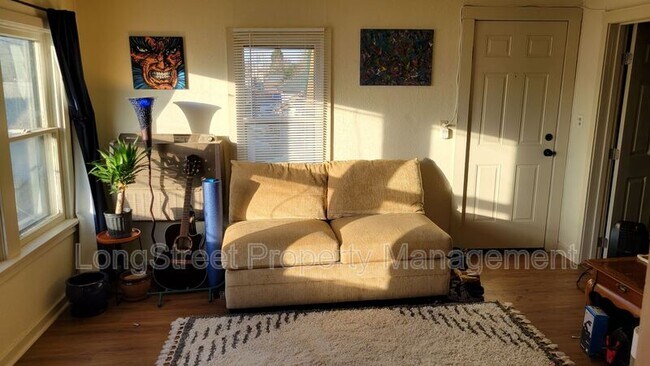 Foto del edificio - 728 SW 3rd St