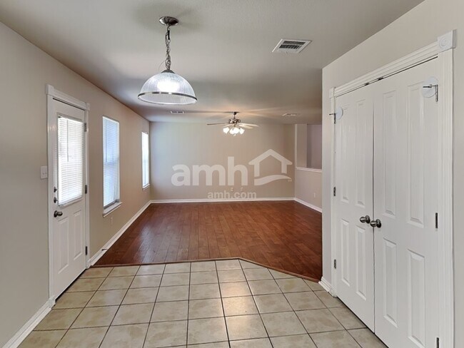 Foto del edificio - 212 Hereford St