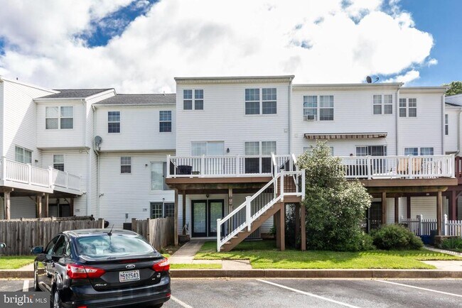 Foto del edificio - 1784 UPPER Ln