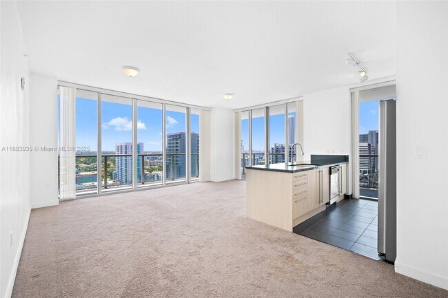 Foto del edificio - 79 SW 12th St
