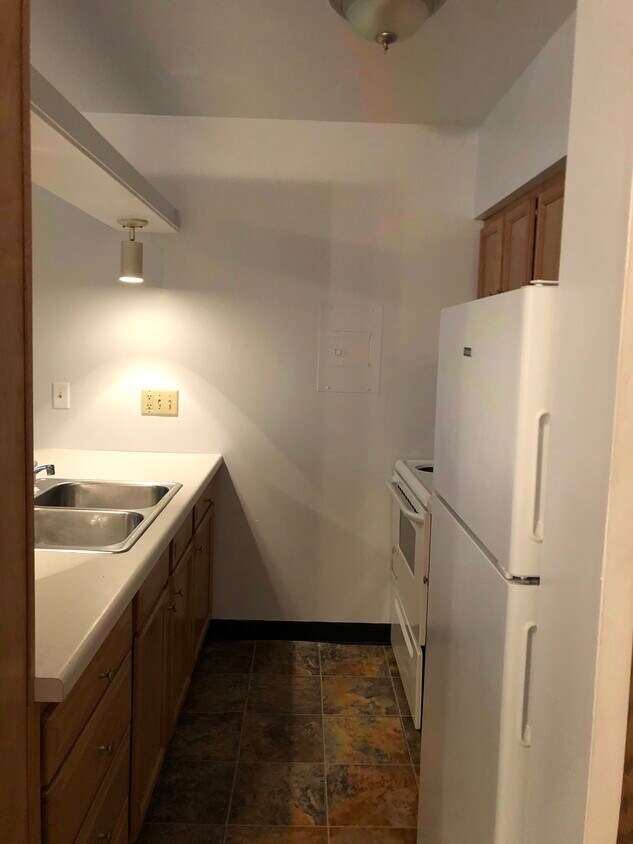 Primary Photo - 410 W Jackson St