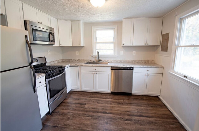 Building Photo - Riverhill Apartments