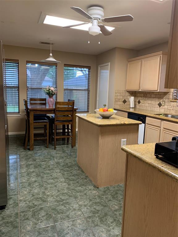 Foto del edificio - 2014 Village Ct Ln