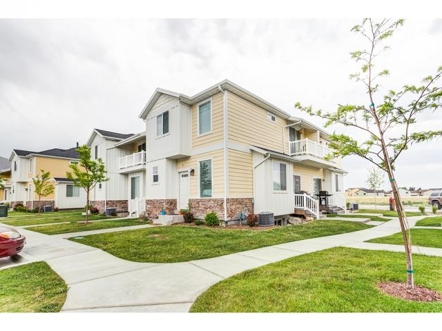 Building Photo - 1825 E Cosmos Dr