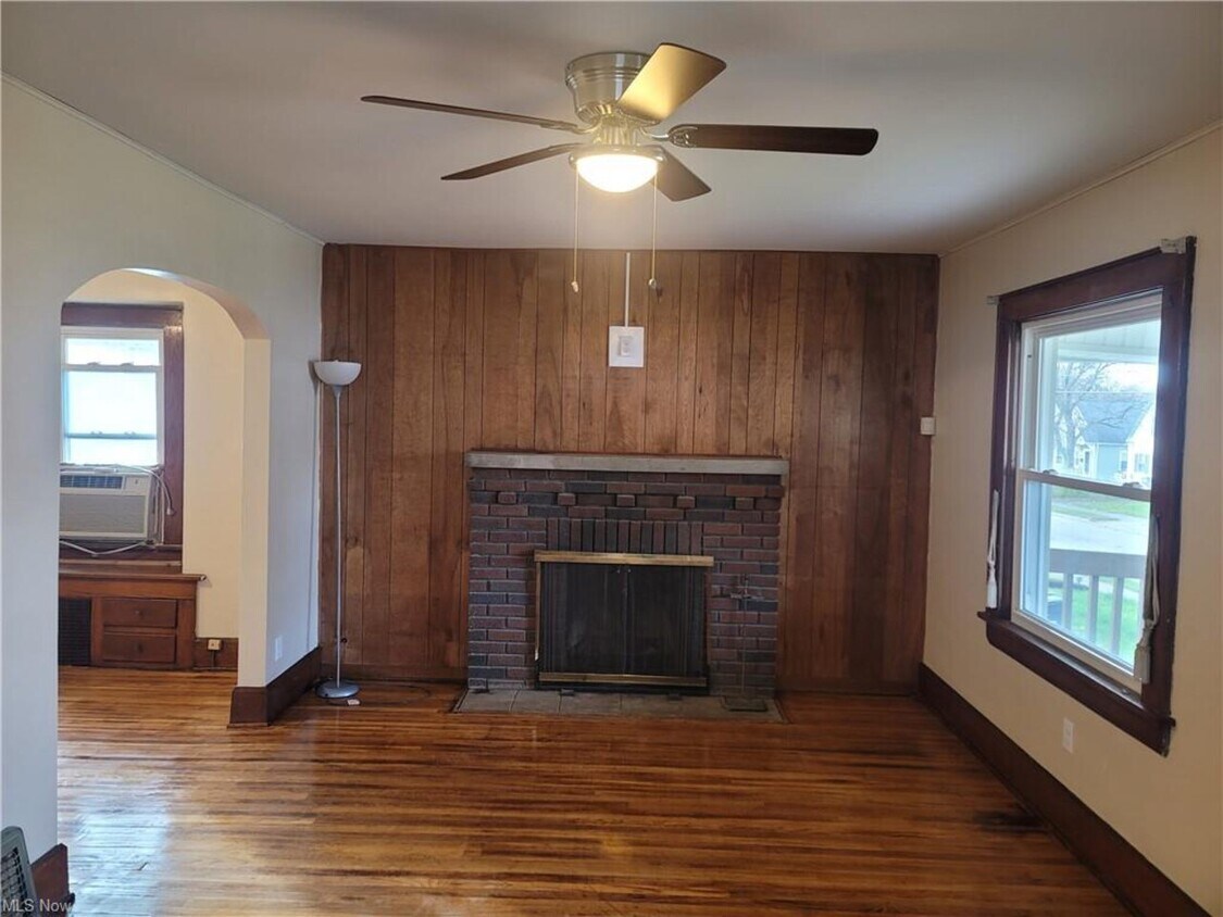 Building Photo - 940 Davies