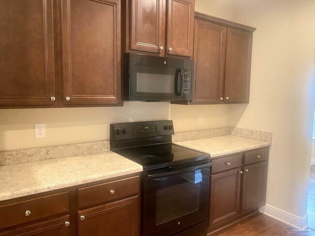 Building Photo - 8746 Bradfield Dr