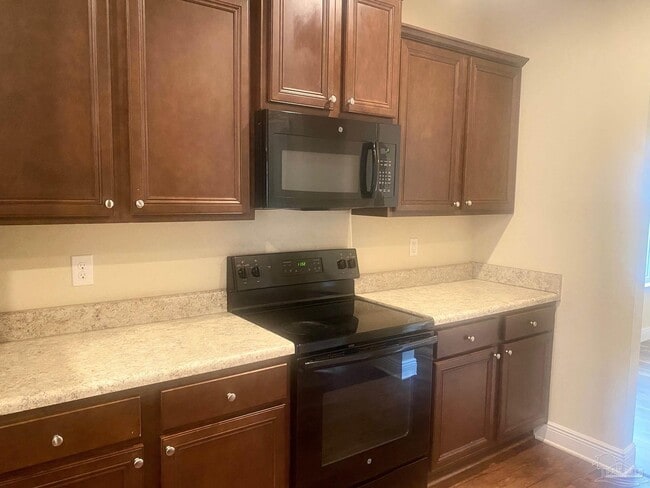 Foto del edificio - 8746 Bradfield Dr