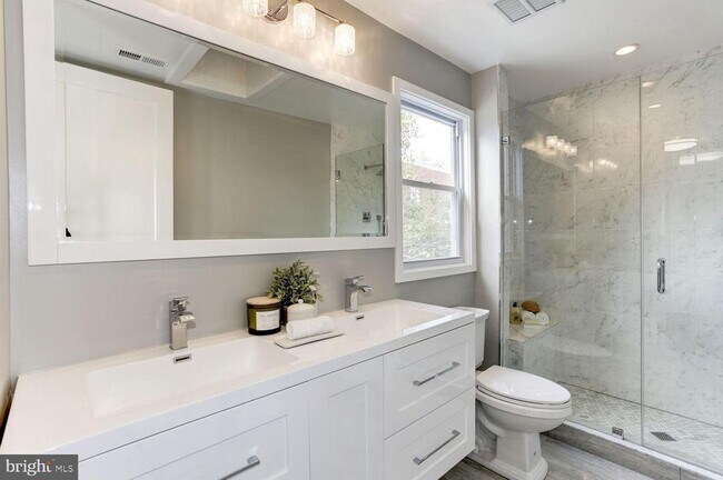 Foto del edificio - 3200 Park Pl NW