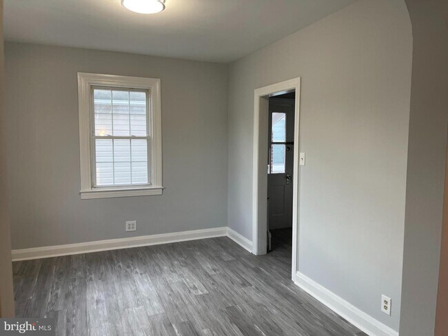 Building Photo - 2612 Wycliffe Rd