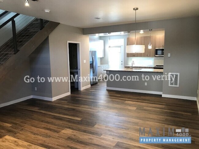 Foto del edificio - 859 Struthers Ave