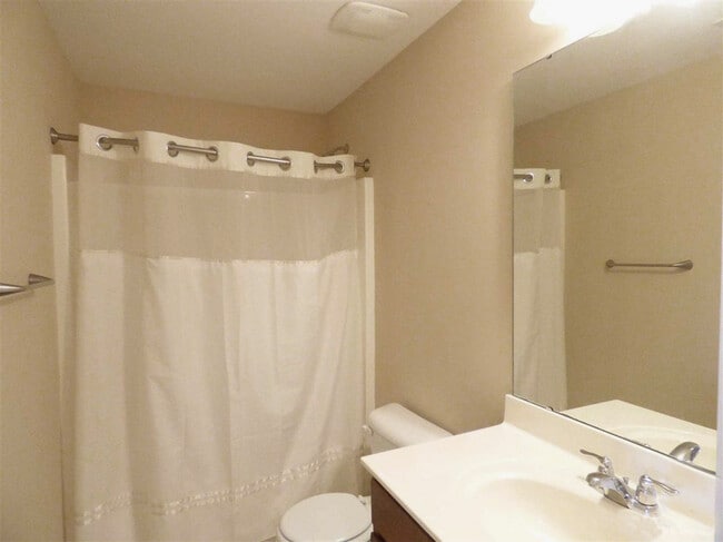 Building Photo - 1622 Holly Grove Way