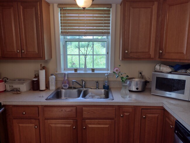 kitchen - 222 Briar Hill Rd