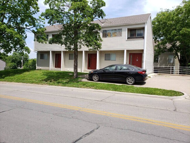 900 Emery Rd Lawrence Ks 66044 Apartments Lawrence Ks Apartments Com