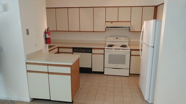 Building Photo - 56 Augusta Dr