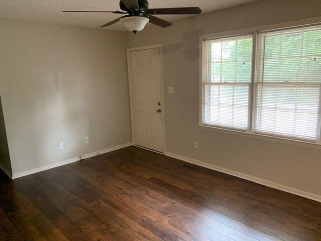Foto del edificio - Darling Three Bedroom Home in Mount Holly NC!!