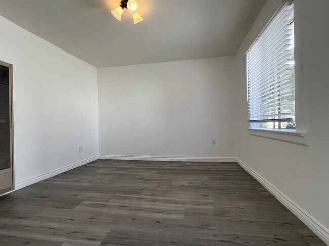 Foto del edificio - 720 N Guadalupe Ave