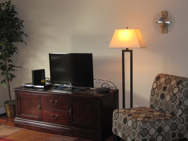 Building Photo - Executive Condo