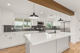 Building Photo - 3016 E Turney Ave Building Photo - 3016 E Turney Ave