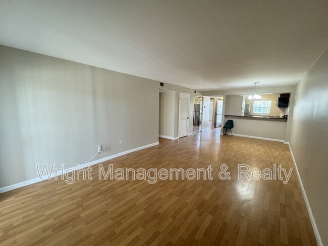 Foto del edificio - 2625 State Road 590